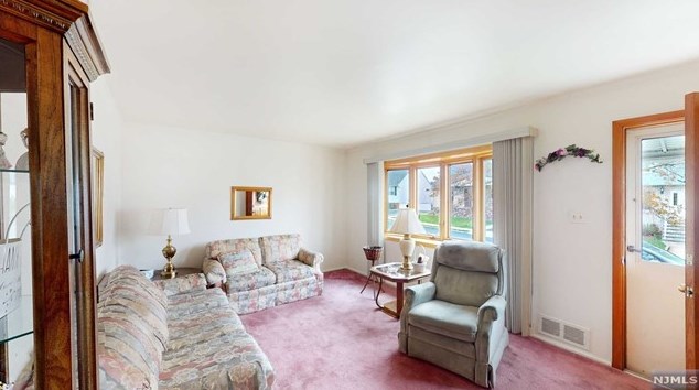 349 Wilson Ave, Lyndhurst, NJ 07071-3323