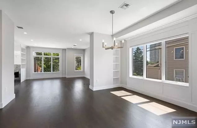 1639 Maple St, West Fort Lee NJ  07024-2537 exterior