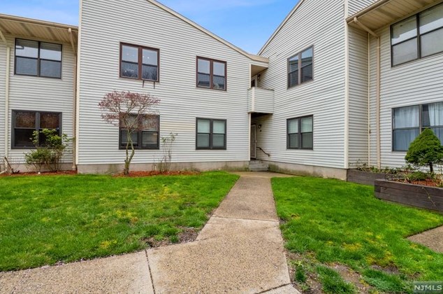 12 Coriander Way, Englewood, NJ 07631-3352