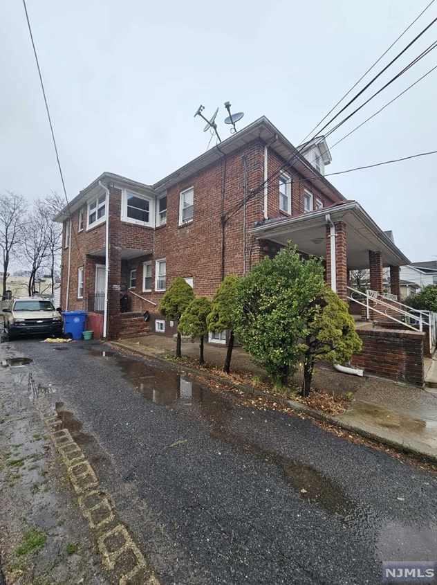 184 Prospect St, Englewood, NJ 07631-2327