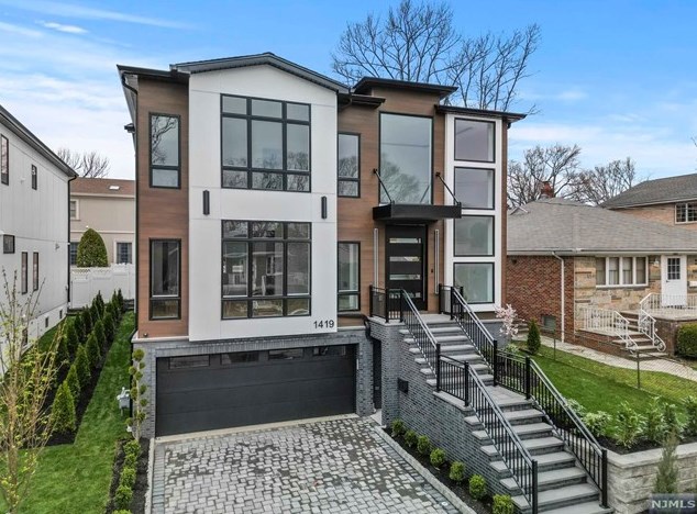 1417 Oleri Terrace, West Fort Lee, NJ 07024