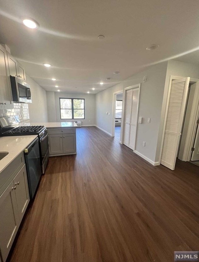 48 Spruce Ave, Ridgefield Park, NJ 07660-1628