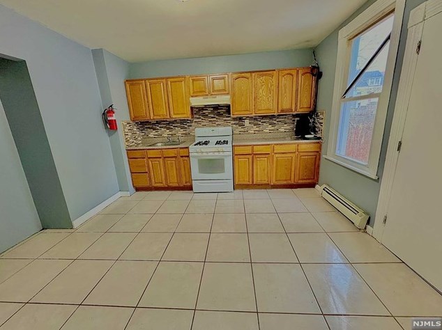 205 N 4th St, Paterson, NJ 07522