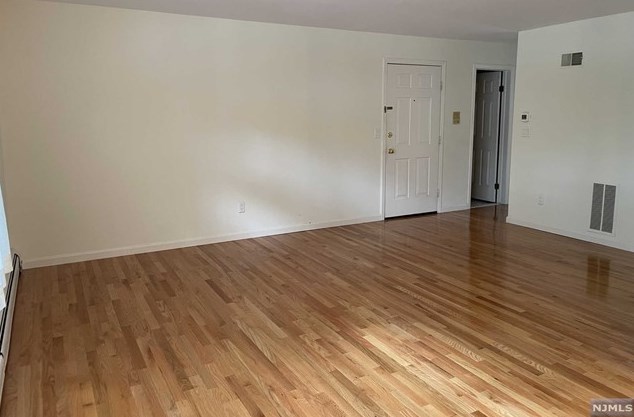 10 Irving St, Ridgewood NJ  07450-3319 exterior