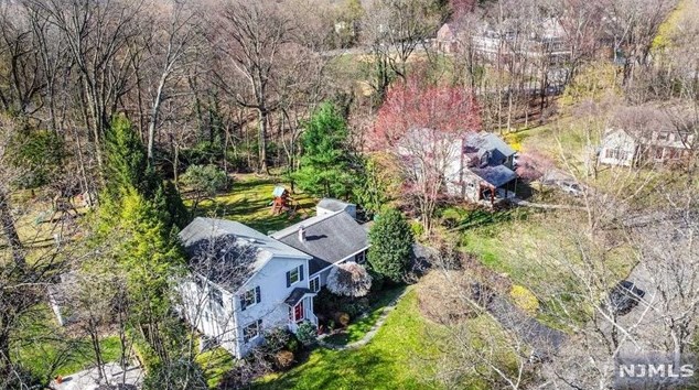 129 Starr Pl, Wyckoff, NJ 07481