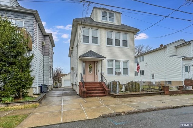 153 Banta Ave, Outwater, NJ 07026