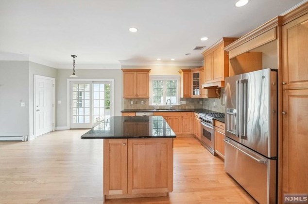 214 Everett Ave, Wyckoff, NJ 07481