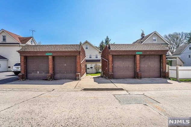 176 Teaneck Rd, Ridgefield Park, NJ 07660