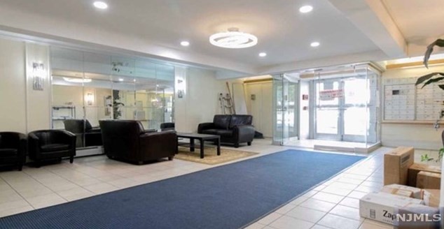 333 Grand Ave #4q, Palisades Park, NJ 07650