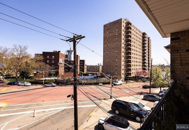 67 71st St, West New York, NJ 07093-4703