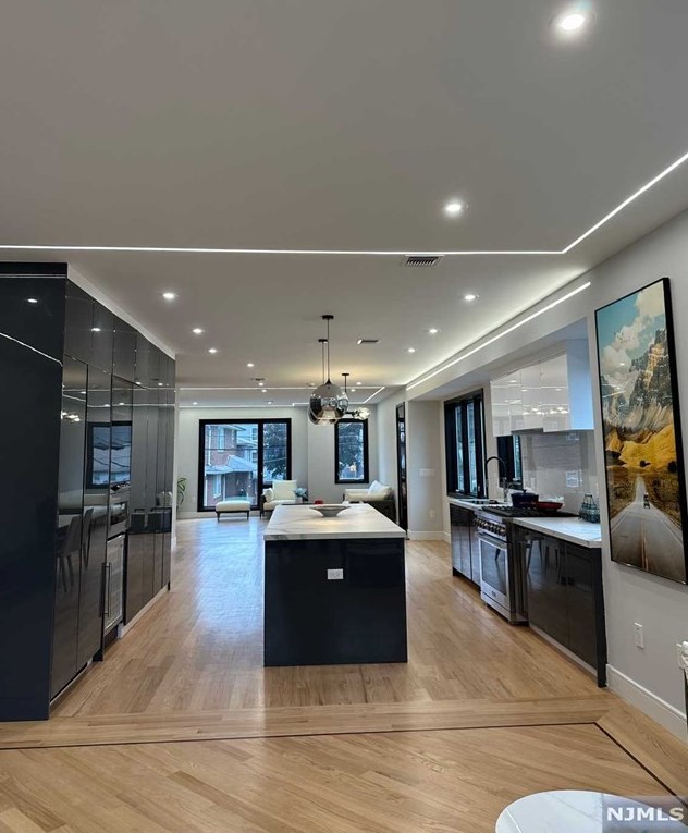 486 Jane St, West Fort Lee, NJ 07024