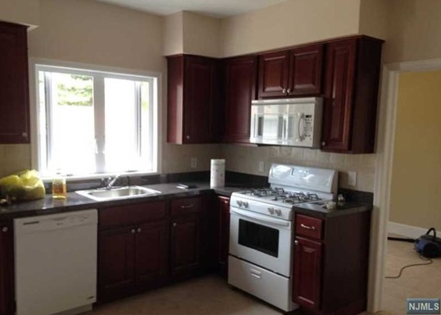 275 Bergen Ave, Kearny NJ  07032-3354 exterior