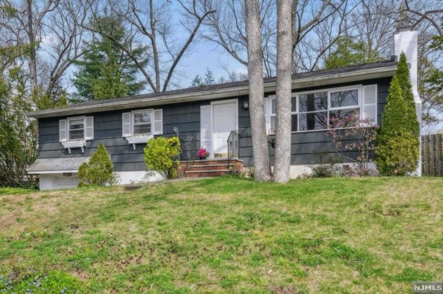 129 Algonquin Trail, Wayne, NJ 07470