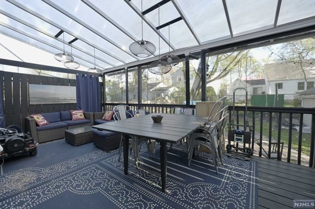 248 Clinton Ave, Bergenfield NJ 07621-3203 exterior