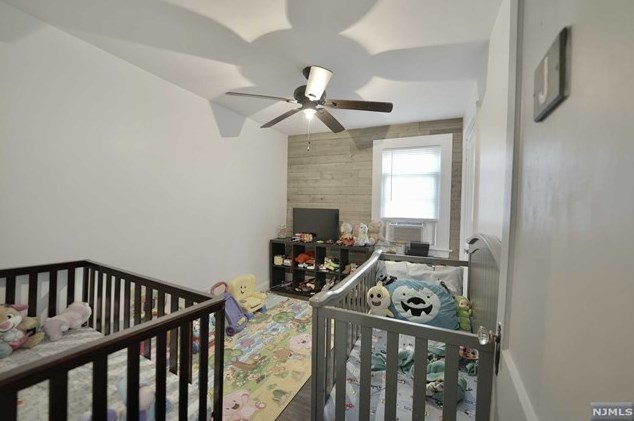 248 Clinton Ave, Bergenfield NJ 07621-3203 exterior