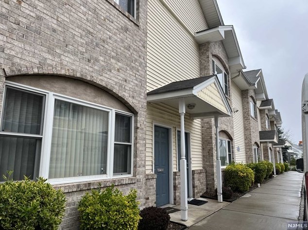 520 Victor St Unit 3, Saddle Brook, NJ 07663