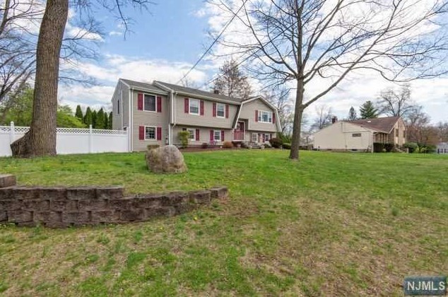 14 Morgan Ct, Wayne, NJ 07470-7413