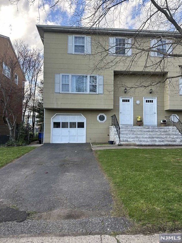 65 Garden Dr, Elmwood Park, NJ 07407