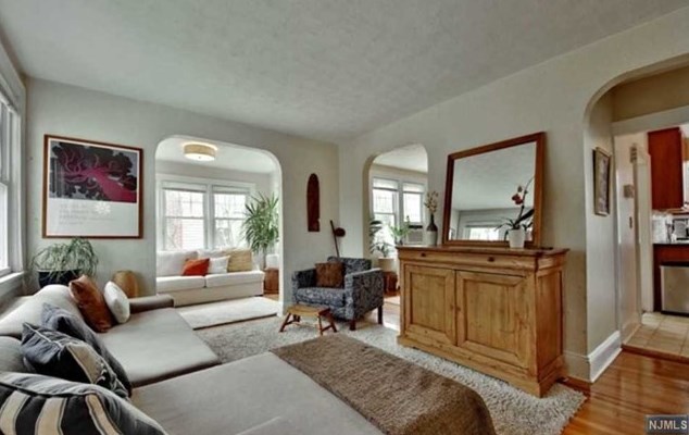 111 Jefferson Ave, River Edge, NJ 07661