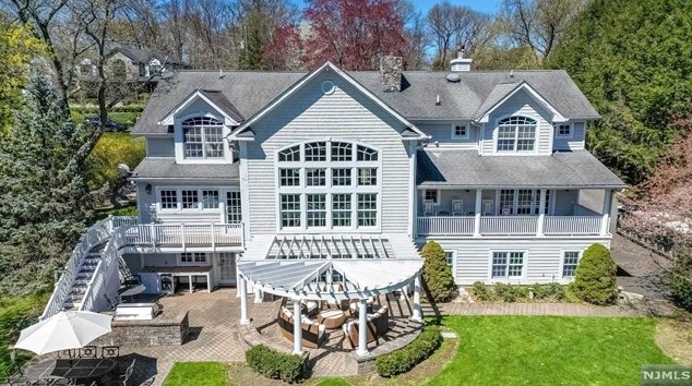 50 Skyline Dr, Upper Saddle River, NJ 07458-2027