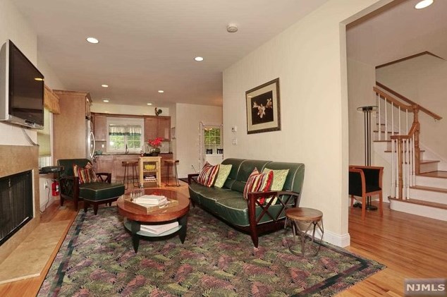 125 Tenafly Rd, Tenafly NJ  07670-2628 exterior