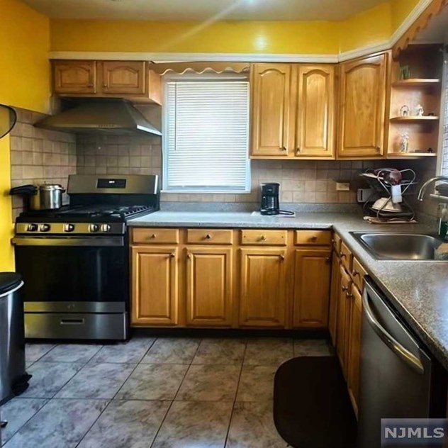 70 Teaneck Rd, Ridgefield Park, NJ 07660