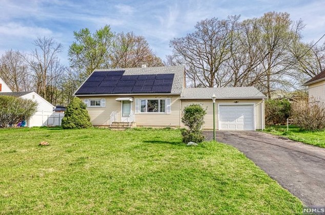 69 Woodlot Rd, Wayne, NJ 07470-2745