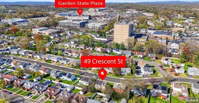 49 Crescent St, Rochelle Park, NJ 07662-3203