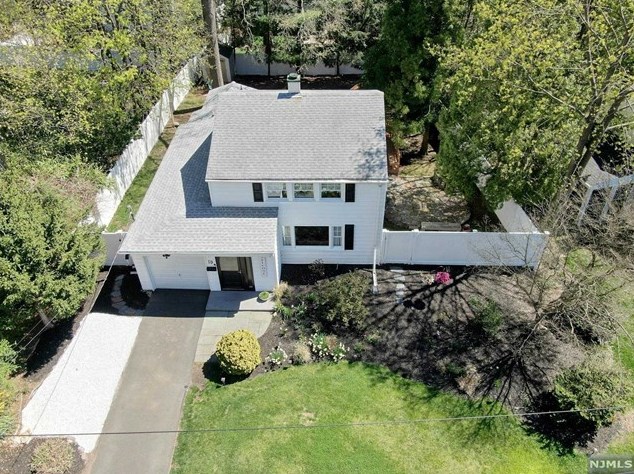 59 Stuart St, Waldwick NJ  07463-2419 exterior