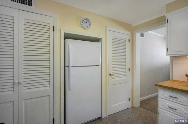 59 Stuart St, Waldwick NJ  07463-2419 exterior