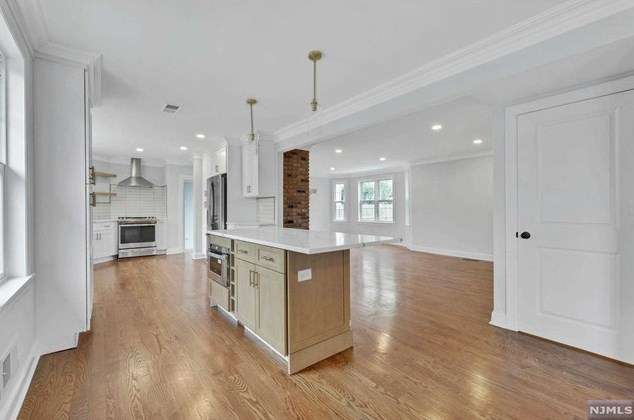 100 Colony Ave, Park Ridge NJ 07656-1104 exterior