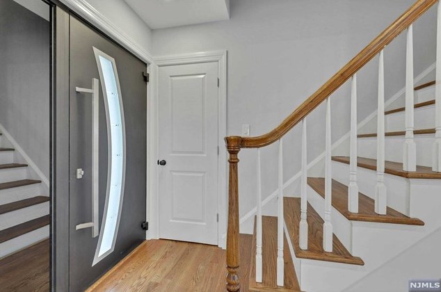 100 Colony Ave, Park Ridge NJ 07656-1104 exterior