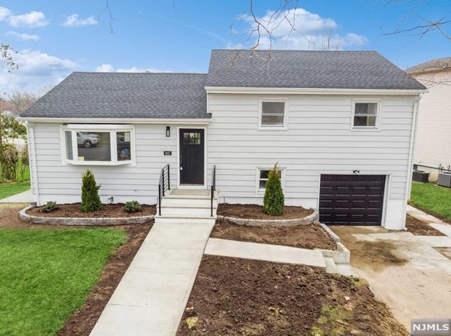 641 Terrace Dr, Paramus, NJ 07652
