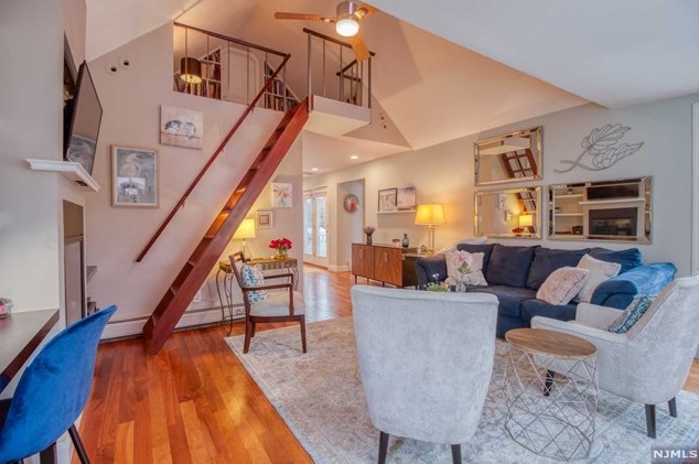 71 Sycamore Ave, Hillsdale, NJ 07642-2737