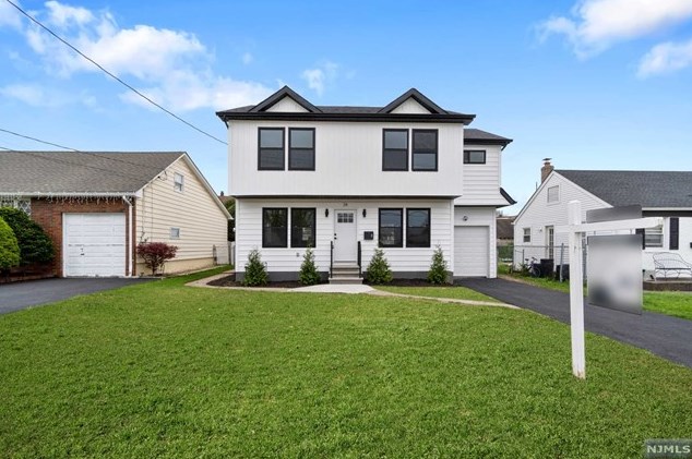 34 Palsa Ave, Elmwood Park, NJ 07407