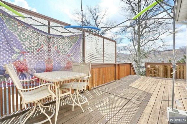 558 Lafayette Ave, Paterson NJ 07506-2423 exterior