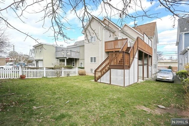 558 Lafayette Ave, Paterson NJ 07506-2423 exterior