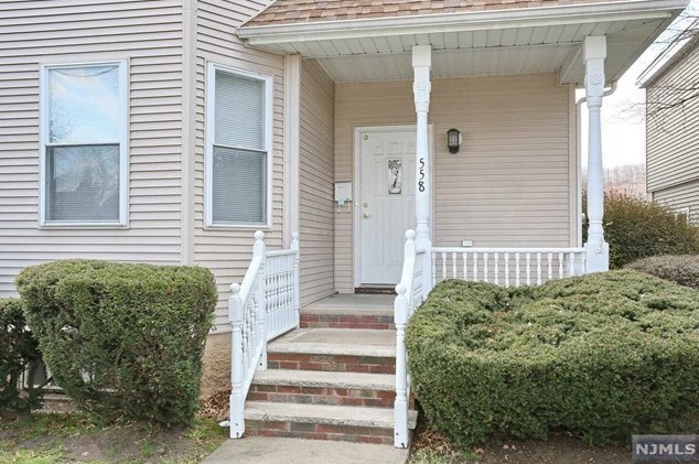 558 Lafayette Ave, Paterson NJ 07506-2423 exterior