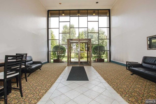 1111 River Rd #f-15, Edgewater, NJ 07020