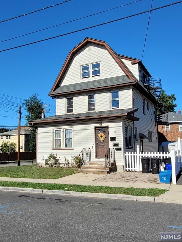 65 Livingston Ave, Lyndhurst NJ  07071-1001 exterior