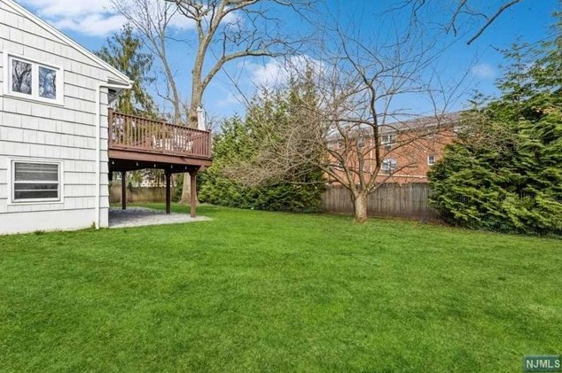 44 Roberts Ct, Tenafly NJ 07670-2001 exterior