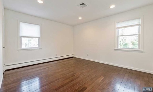 44 Roberts Ct, Tenafly NJ 07670-2001 exterior