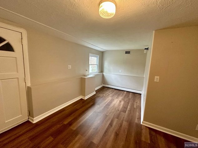 87 Wilson St, Little Ferry, NJ 07643-1329