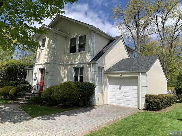133 Lexington Ave, Cresskill, NJ 07626
