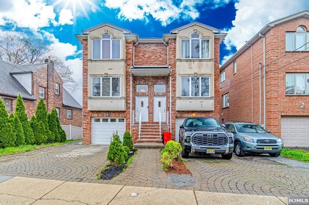 793 Fairview Ln, Cliffside Park, NJ 07010