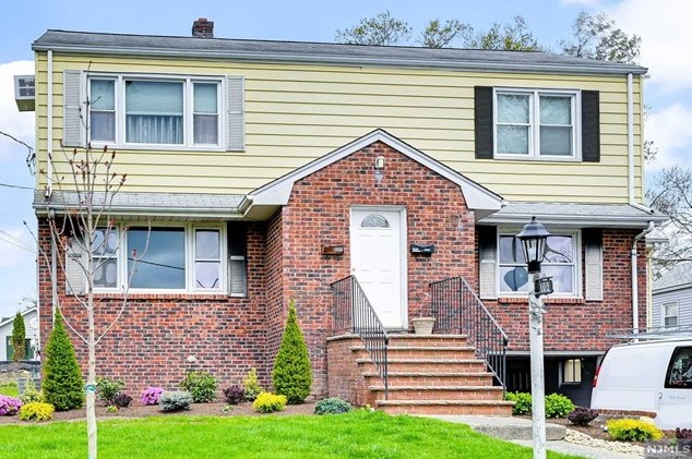 108 Thomas Ave, Emerson, NJ 07630
