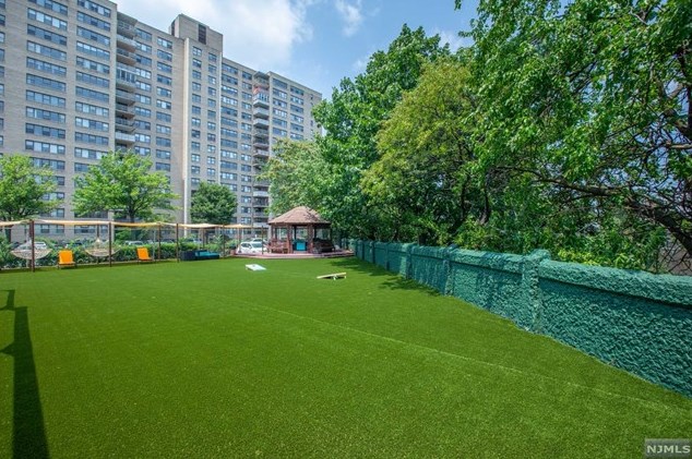 50 Dey St, Jersey City NJ  07306-5149 exterior