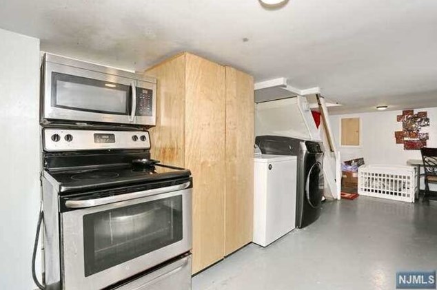 1108 Lorraine Ave, Teaneck NJ 07666-5745 exterior