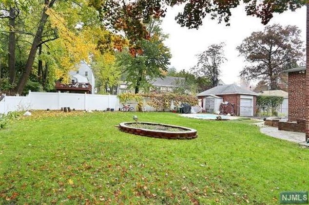 1108 Lorraine Ave, Teaneck NJ 07666-5745 exterior