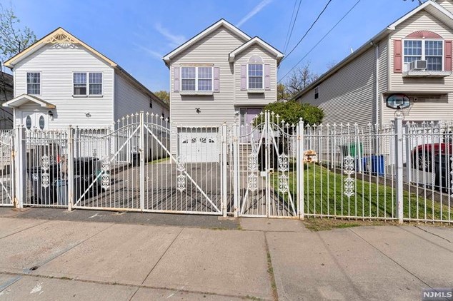 22 Mount Prospect Ave, Newark NJ  07104-7002 exterior